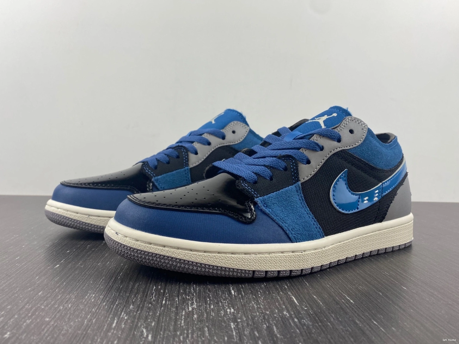DR8867-400 Jordan Air Navy 1 Low Craft 0412